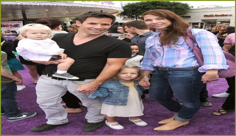 Robert Sheehan: The Life Of The Talented Actor And His Journey In Love